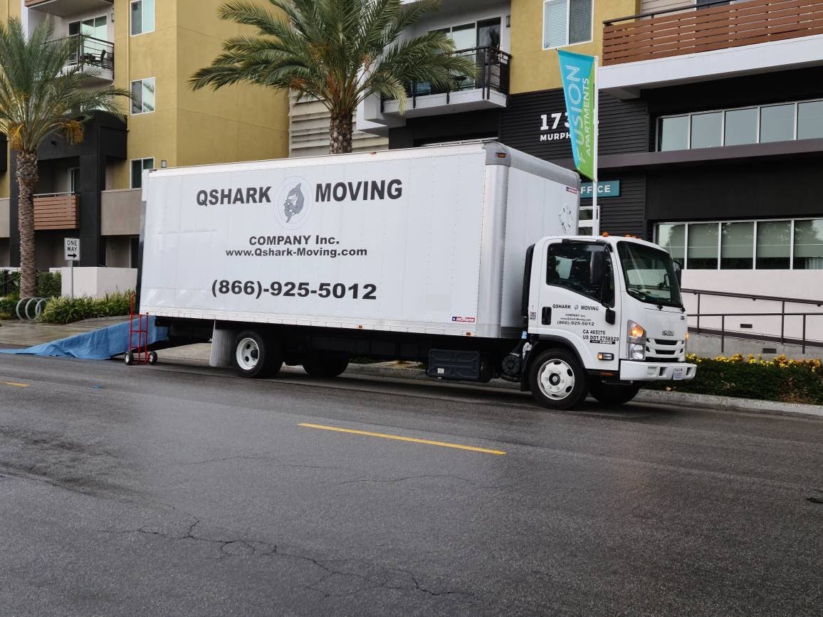 How Many Movers Do I Need? Everything you need to know
