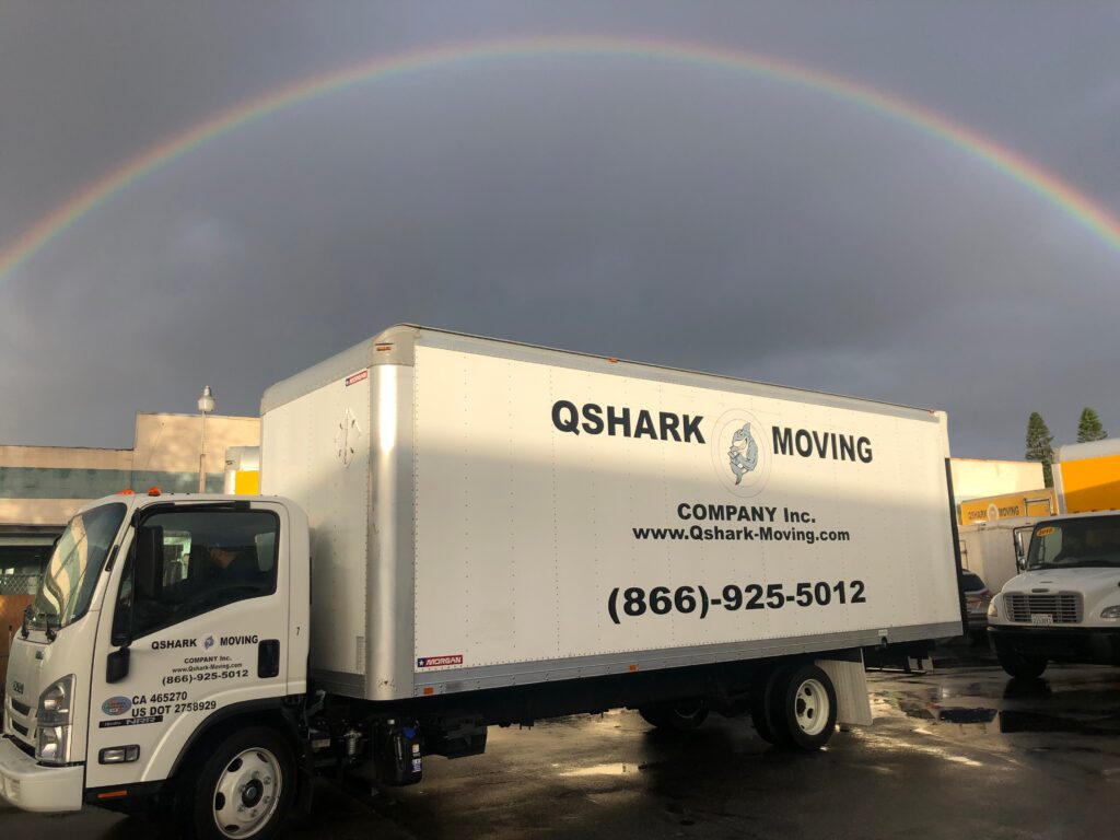How Far in Advance to Hire Movers?