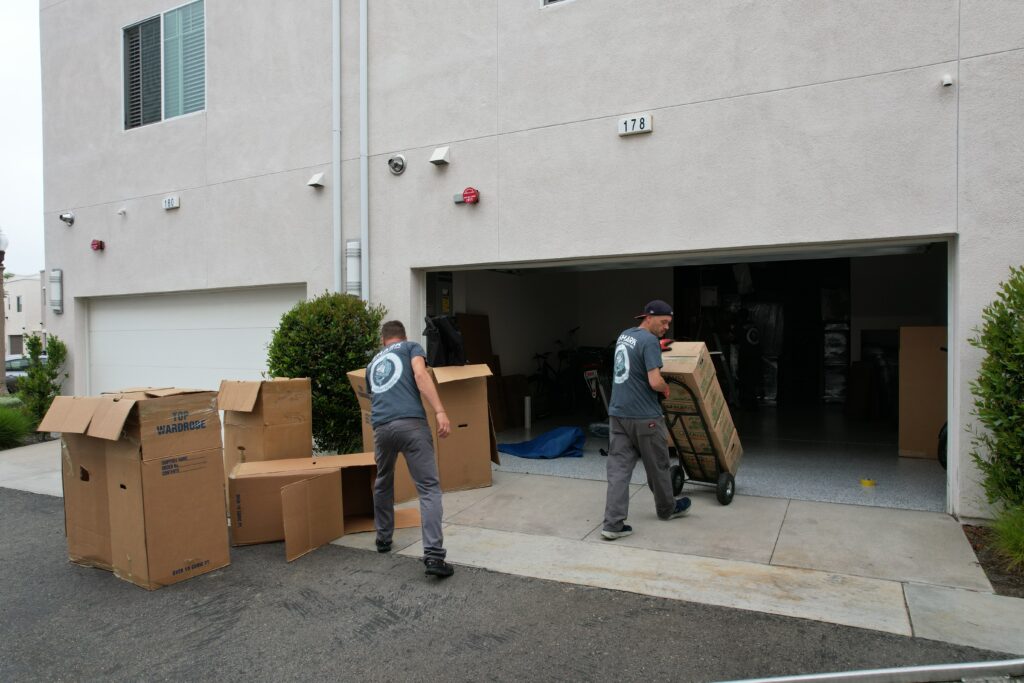 qshark movers unloading in las vegas