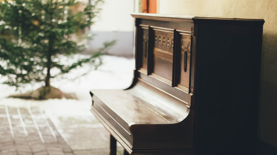 upright piano