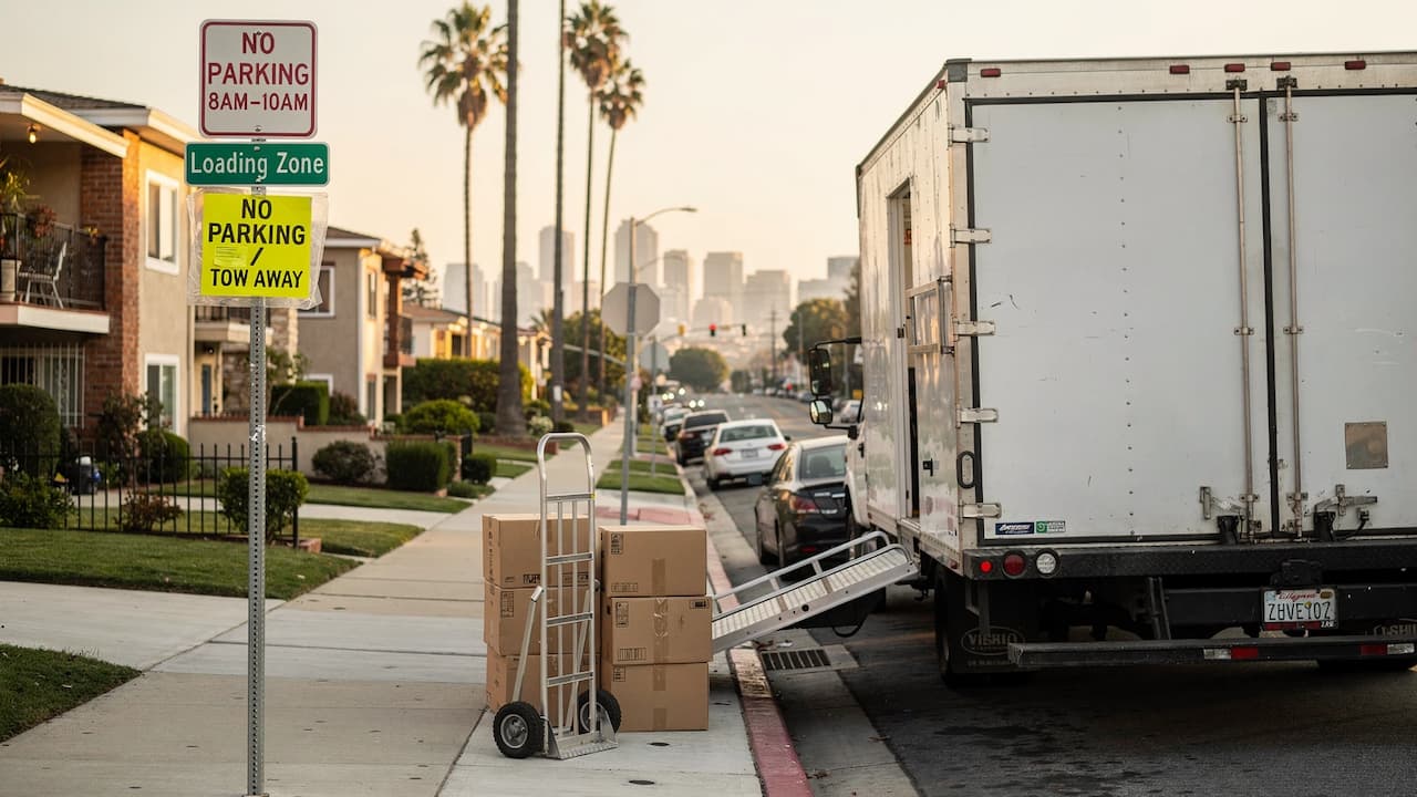 Los Angeles Moving Truck Parking Guide: Permits, No-Parking Signs & Ticket-Proof Loading | QShark